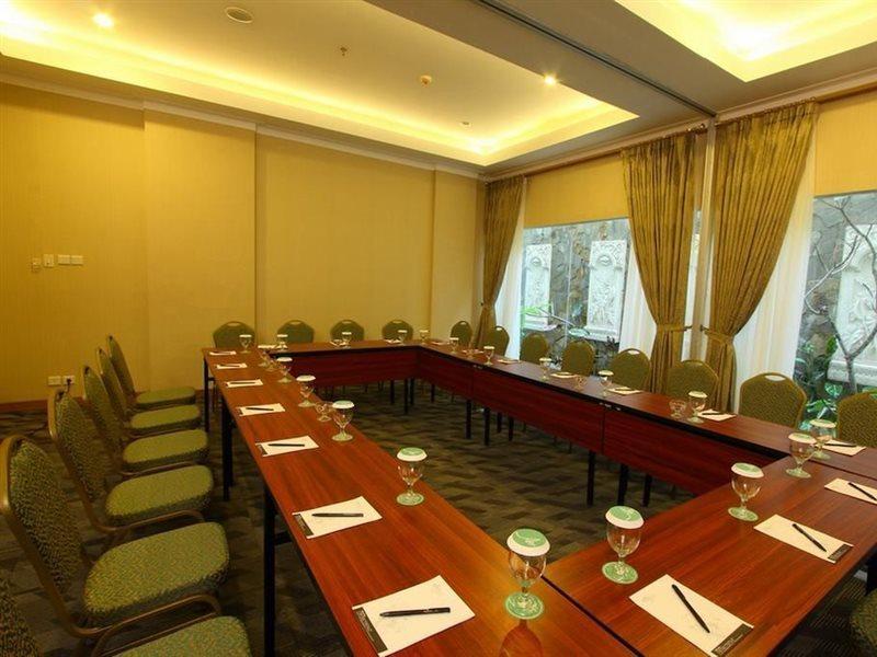 Aziza Syariah Hotel Solo By Horison מראה חיצוני תמונה