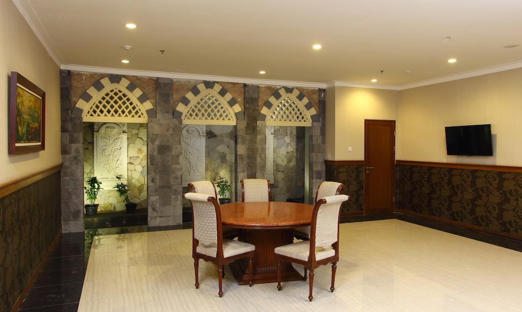 Aziza Syariah Hotel Solo By Horison מראה חיצוני תמונה