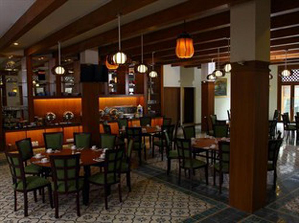 Aziza Syariah Hotel Solo By Horison מראה חיצוני תמונה