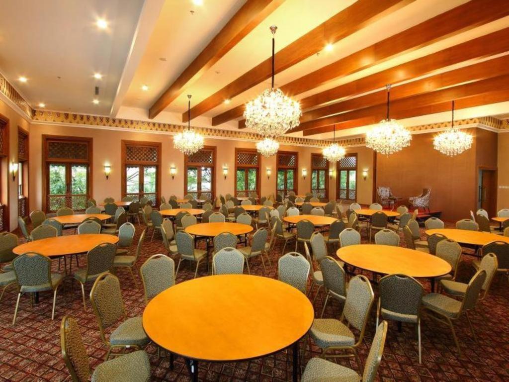 Aziza Syariah Hotel Solo By Horison מראה חיצוני תמונה